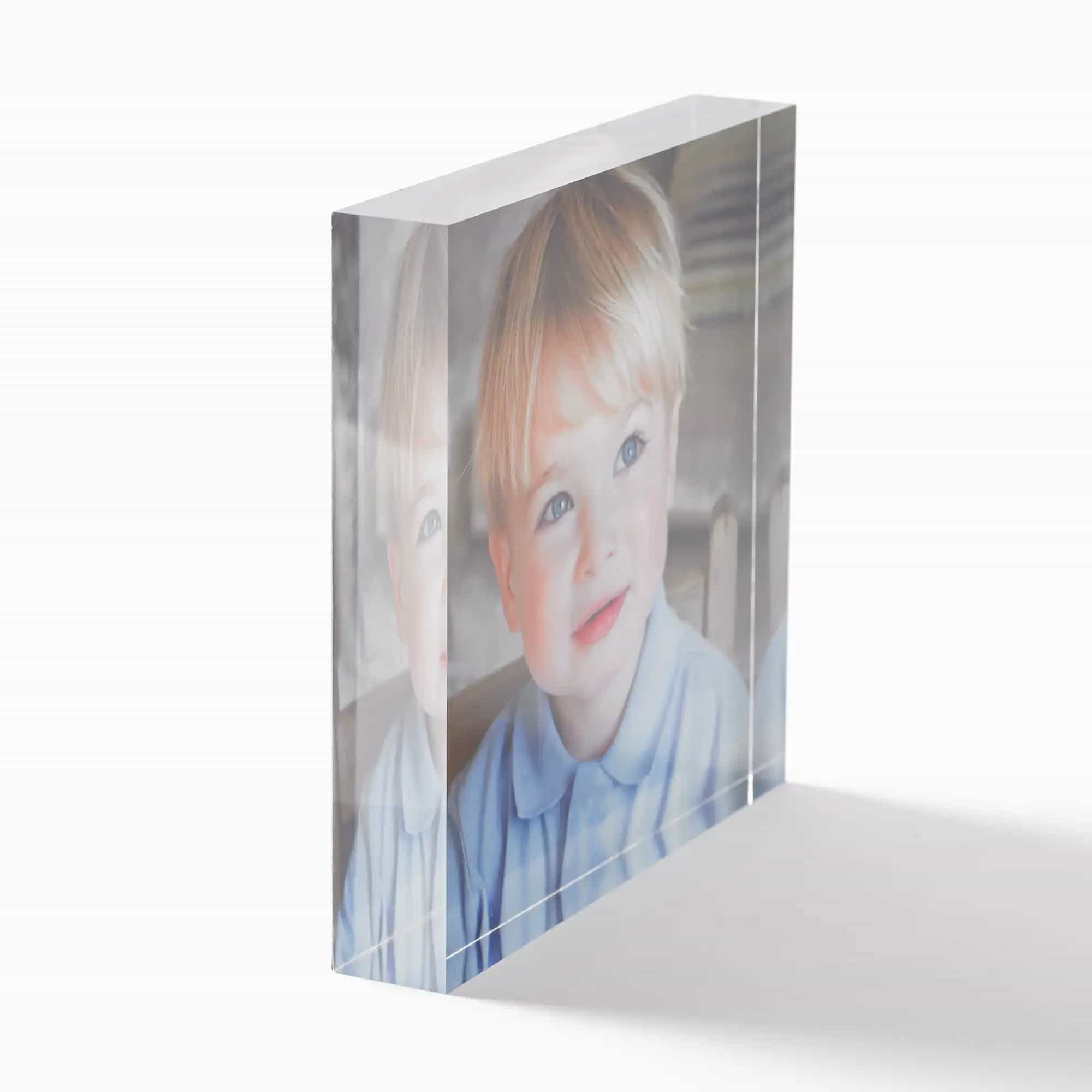 Acrylic prism with transparent background, 25mm acrylic block, 8x8" / 20x20cm [requires transparent png]
