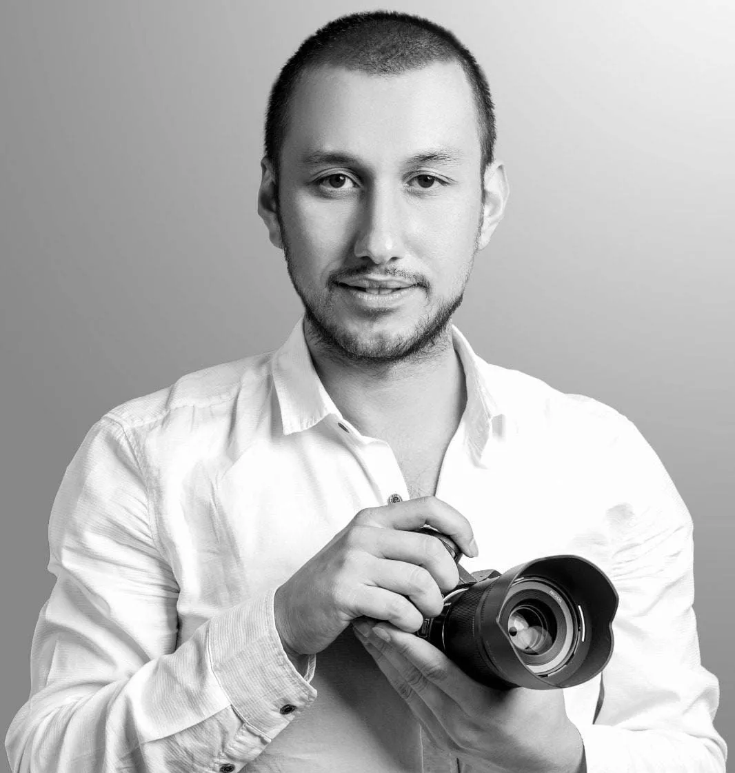 Uğur Cankurt - Professional Istanbul Photographer with 8+ years experience in portrait, couple, and rooftop photography sessions