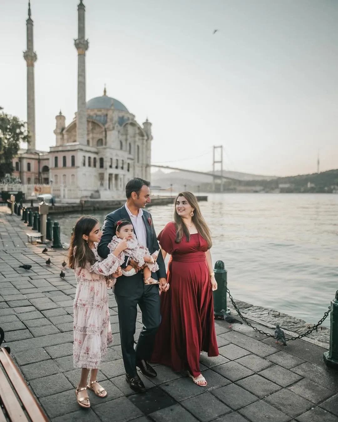 伊斯坦布尔奥塔科伊家庭摄影:欢乐与永恒的肖像 - Photo 2