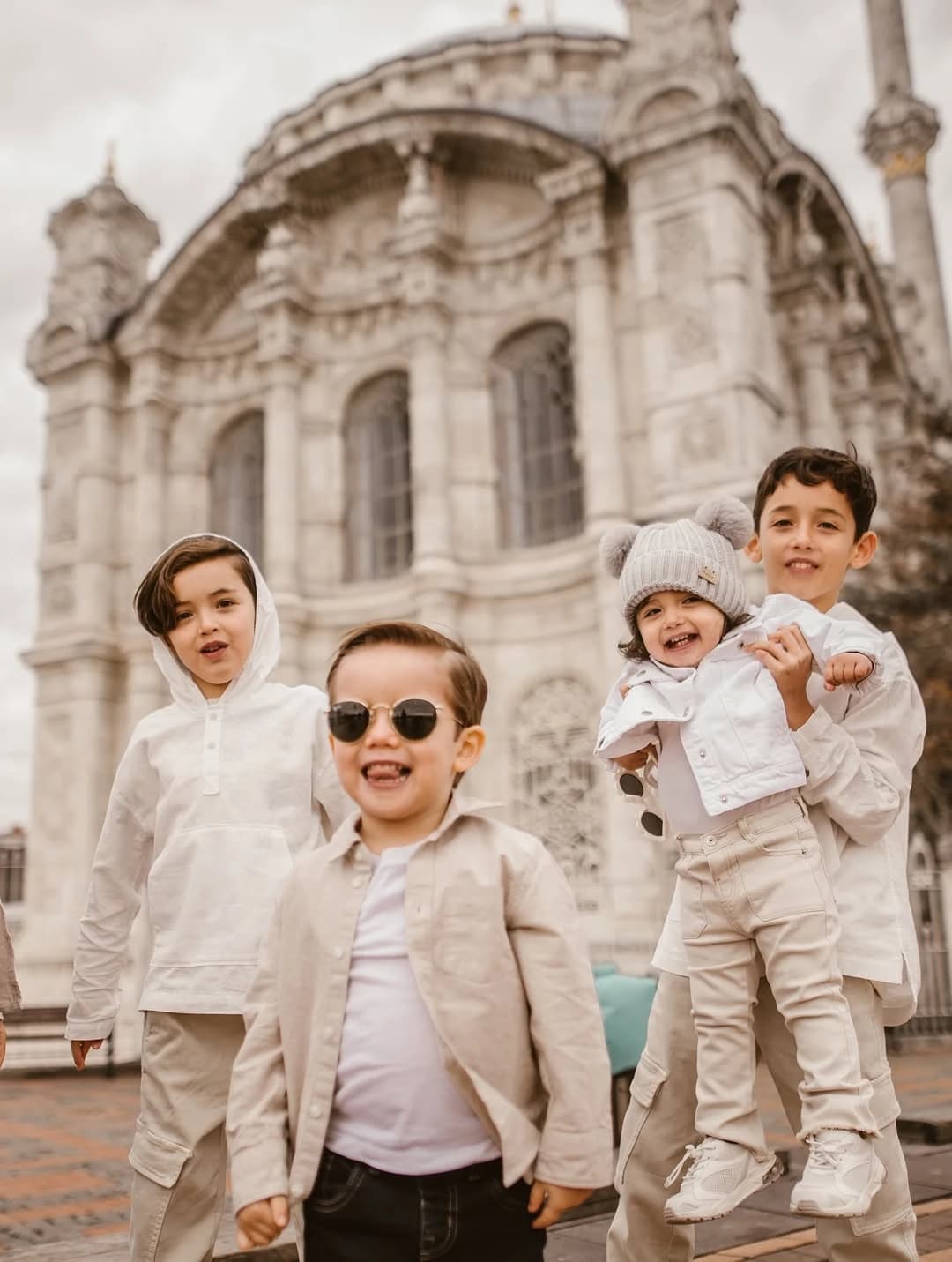 伊斯坦布尔奥塔科伊家庭摄影:欢乐与永恒的肖像 - Photo 3