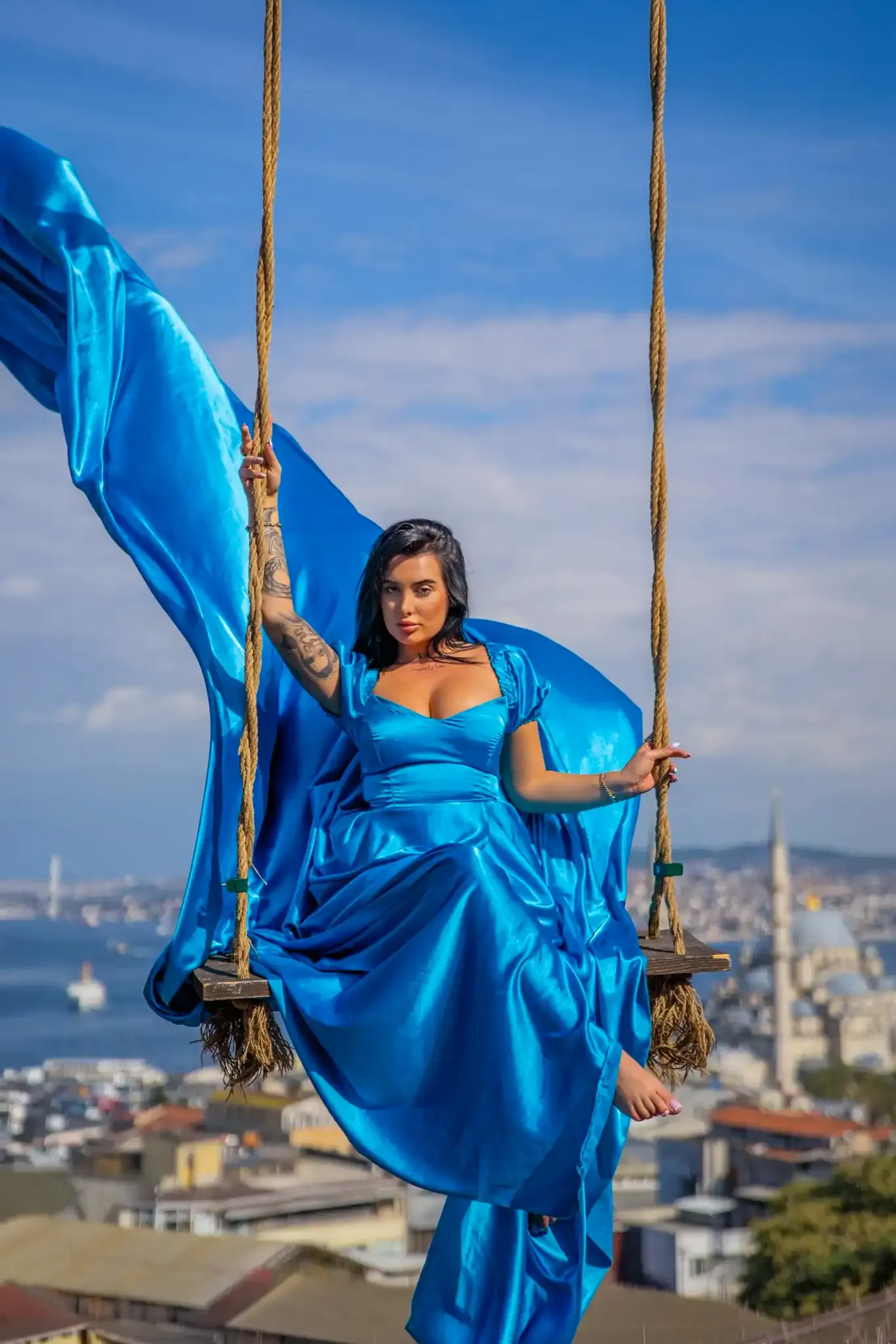 Sesión de Fotos Icónica en Azotea y Columpio con Vestido Volador en Estambul - Photo 6