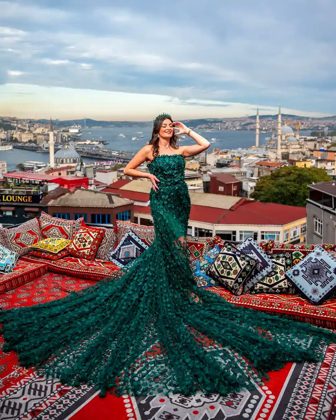 Sesión de Fotos Icónica en Azotea y Columpio con Vestido Volador en Estambul - Photo 4