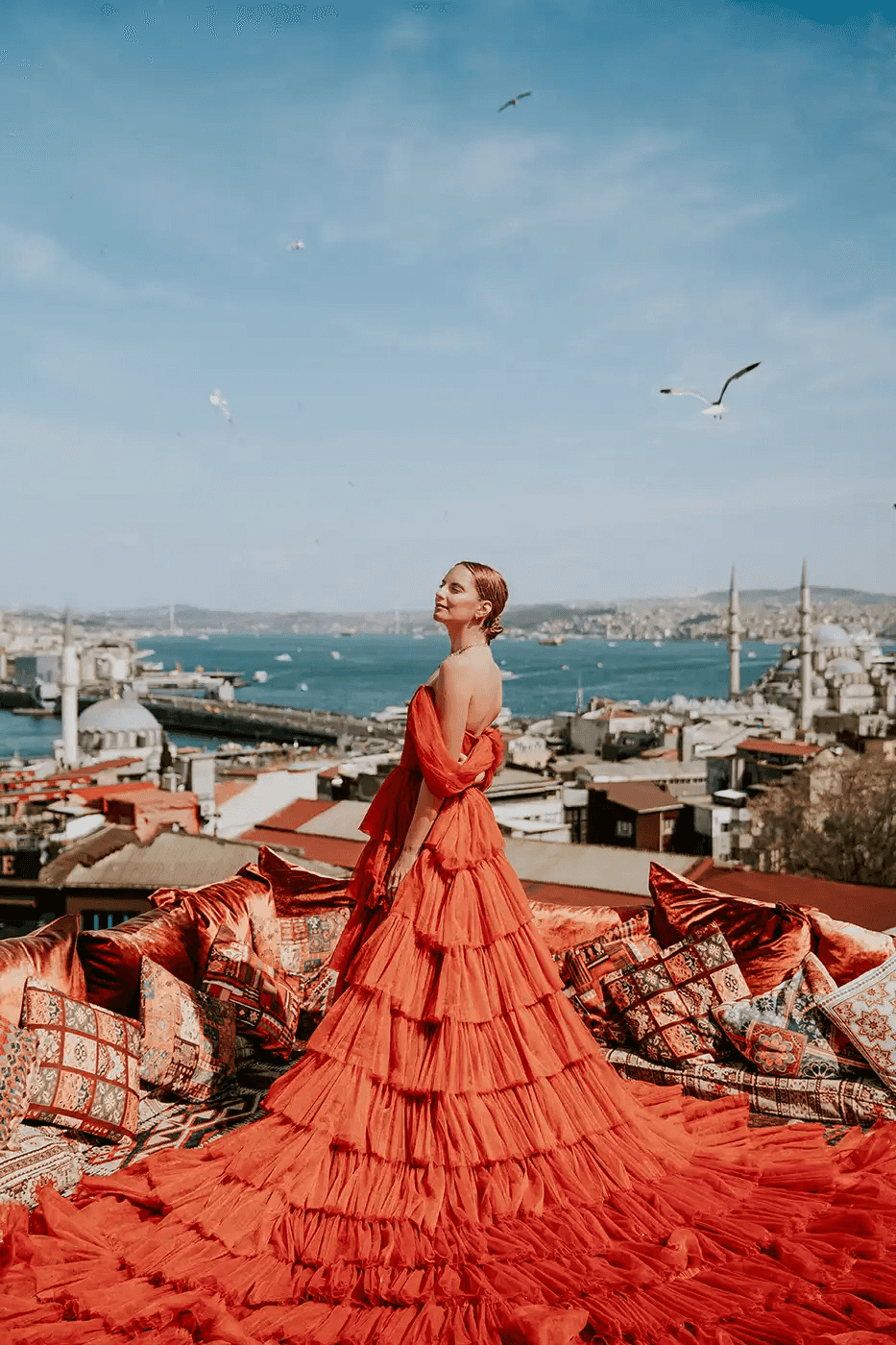 Capture the Magic: What Flying Dress Rooftop Photo Shoots in Istanbul Truly Offer