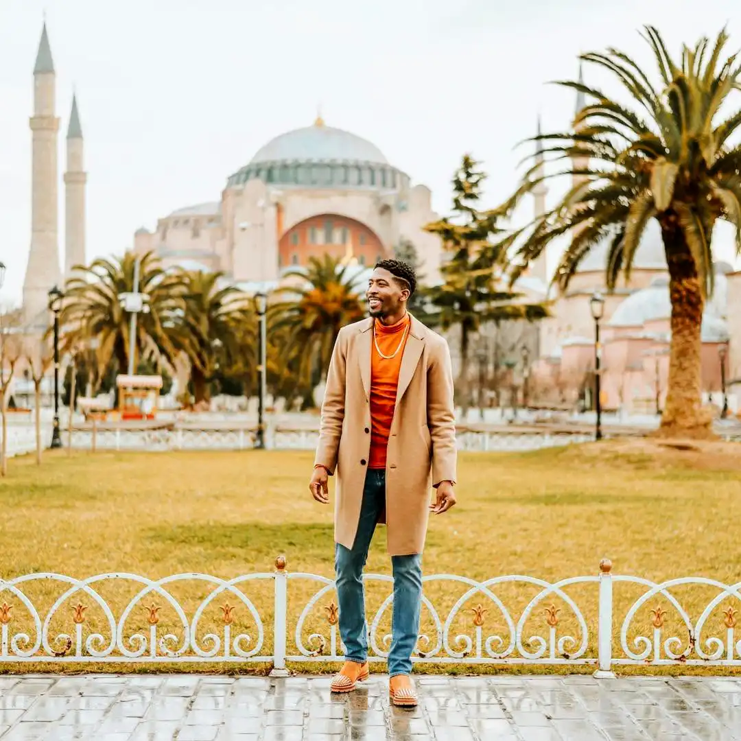 Classic Istanbul Portrait - Photo 3